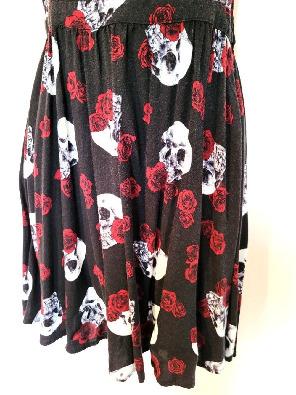 HOT TOPIC Skull & Roses Sleeveless Mini Dress Size Small - Picture 4 of 5